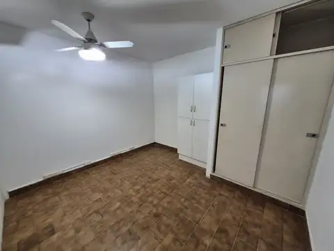 Regio Monoambiente 38m2 dividido IDEAL USO PROFESIONAL, 1º Piso con amplia Escalera y Ascensor, Apto vivienda