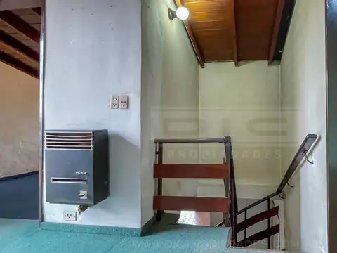 Casa 4 dormitorios Venta - Olivos-Maipu/Uzal