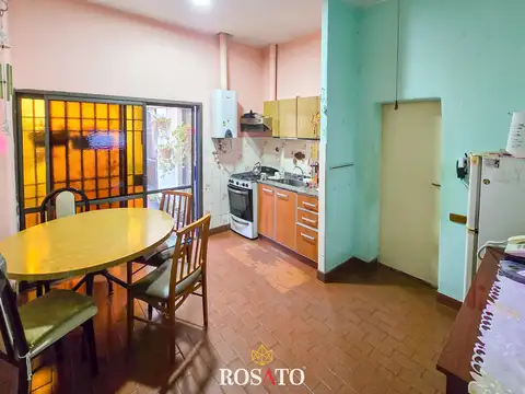Venta PH 3 ambientes al contrafrente con patio y terraza en Villa Lugano