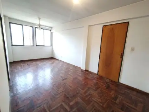 Agustín Delgado 300