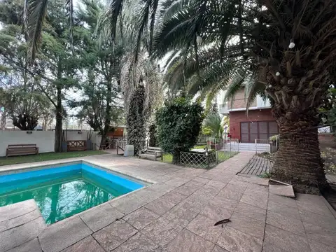 Quinta en Venta con 4 cocheras