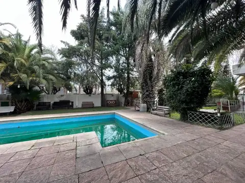 Venta Casa Quinta Villa Luzuriaga 5 Ambientes