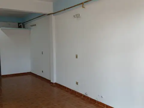 Local en Alquiler en 9 de Abril, $ 600.000