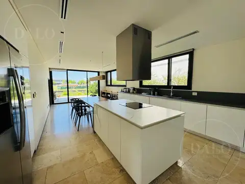Casa en Venta al Este