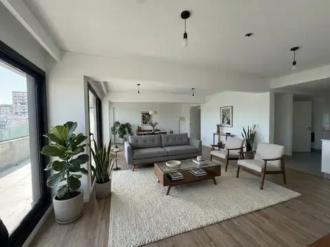 Venta Penthouse 4 Ambientes con Terraza y Piscina Propia