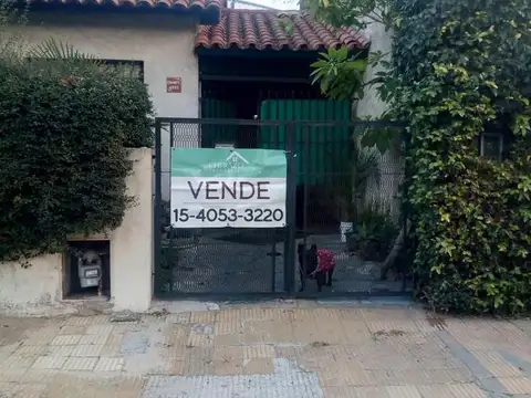 Casa en Villa Ballester, Combet al 6200, Con patio