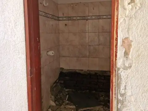 LOTE EN VENTA A PASOS AV H YRIGOYEN