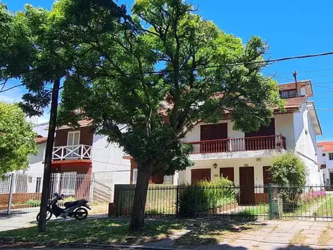 OPORTUNIDAD  DUPLEX TRES AMBIENTES CON COCHERA Y PATIO - GAS CONECTADO - IDEAL VIVIENDA PERMANENTE