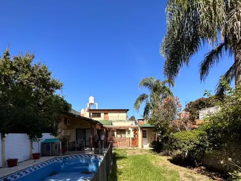 Casa 4 ambientes con 2 baños