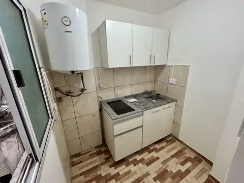 MONOAMBIENTE CON BALCON FRANCES Y COCINA SEPARADA A MTS DE ESTACION SUBTE MEDRANO