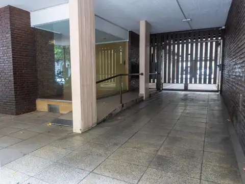 Venta 4 ambientes reciclado a nuevo con cochera y baulera