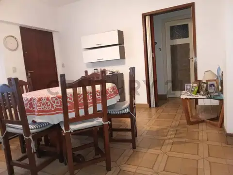 ¡OPORTUNIDAD ÚNICA! Casa 3 ambientes + 2 departamentos con renta independiente