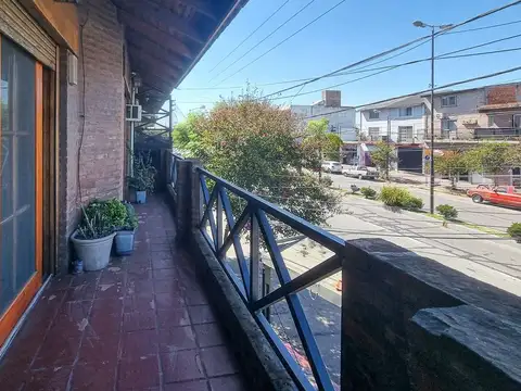 Depto Tipo Casa 4 ambientes con 3 baños