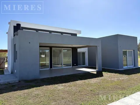 Casa en venta sobre lote interno Puertos Barrio Nativas