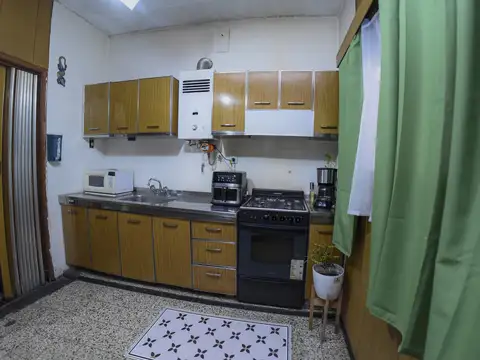 Casa 5 ambientes con 1 baño