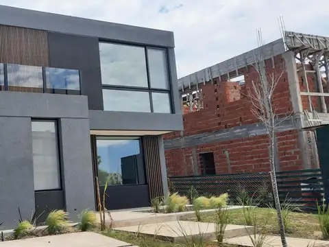 Casa en Venta en Nordelta Carpinchos, USD 550.000