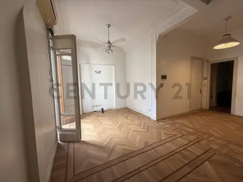 VENTA PISO 4 AMBIENTES  CON DEPENDENCIA Y CON BAULERA