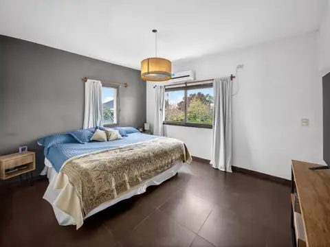Venta Casa de 6 ambientes Barrio Las Liebres
