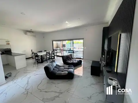 Casa en Venta con 1 cochera