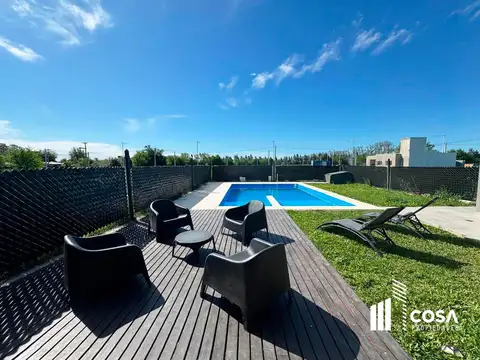 Venta Casa 3 dormitorios con jardín y piscina Ibarlucea Rosario Santa Fe