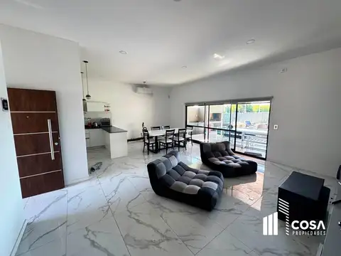 Casa 5 ambientes con 2 baños