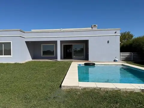 Casa en Venta con 3 cocheras