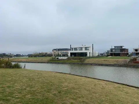 Lote al Agua en Venta en Virazón, Nordelta 100