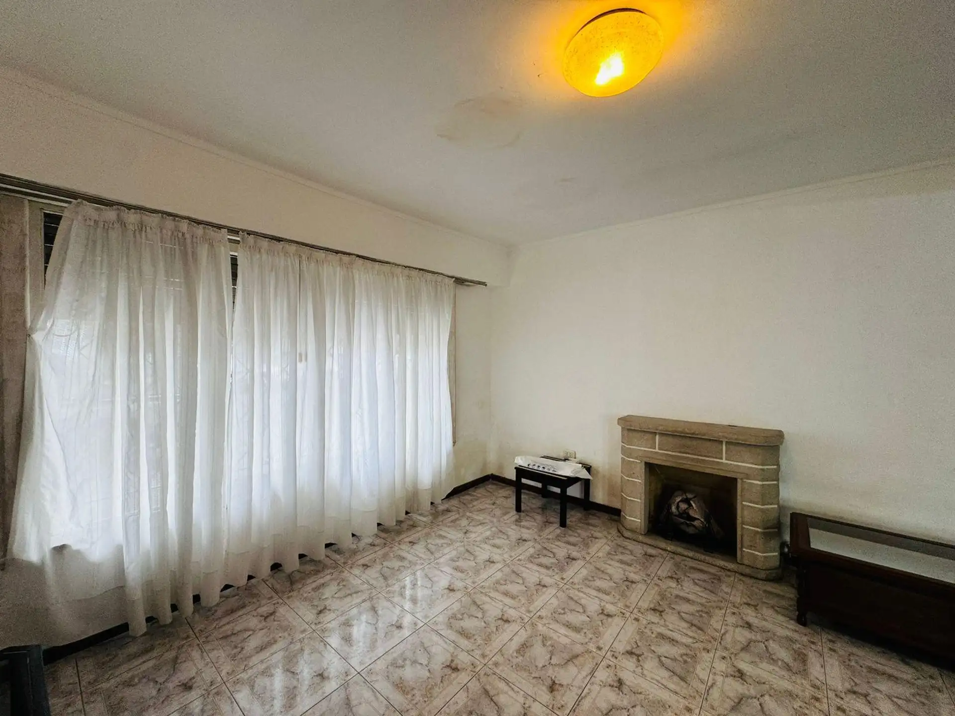 Casa 4 amb con 3 dorm, quincho y garage — Chauvin, 204 m² cubiertos