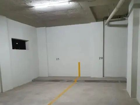 VENTA 2 COCHERAS EN MACROCENTRO