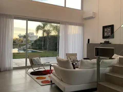 Casa en Alquiler de 3 dormitorios