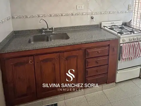 Casa 5 ambientes con 3 baños