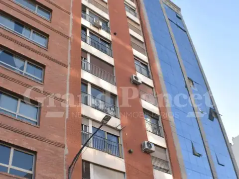 Monoambiente con Balcón Frances 