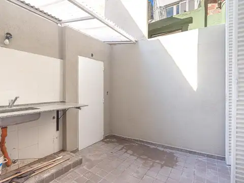Depto Tipo Casa en Venta en Parque Chacabuco, USD 88.000