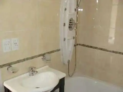 Dean Funes 700, Piso 1