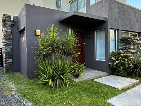 B. Cerr El Atardecer CASA EN VENTA 3 Dorm dpcias
