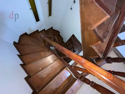 Casa en Alquiler con 1 cochera