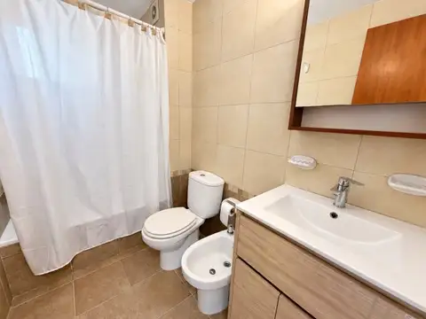 Departamento en Alquiler con 1 cocheras