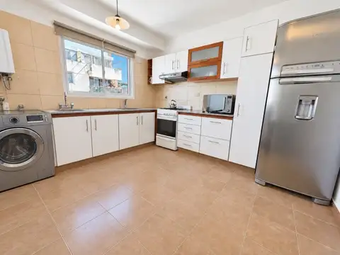 Departamento de dos dormitorios con cochera - San juan 2638