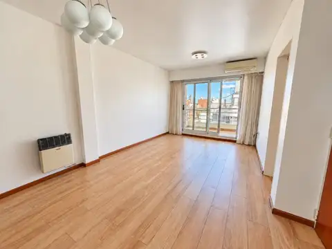 Departamento de dos dormitorios con cochera - San juan 2638