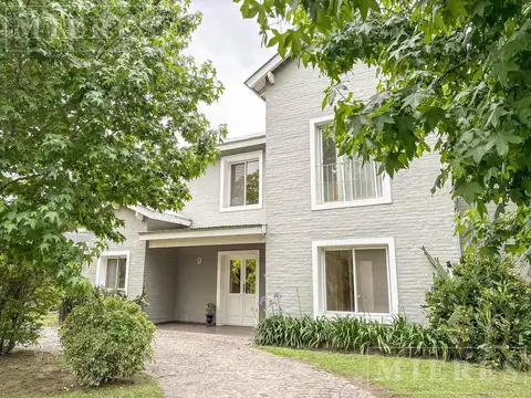 Casa en venta en el Barrio Privado El Mirasol