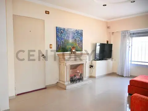 CASA 5 AMBIENTES CON COCHERA