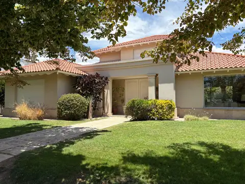 Casa en Venta en San Francisco Del Monte, USD 320.000