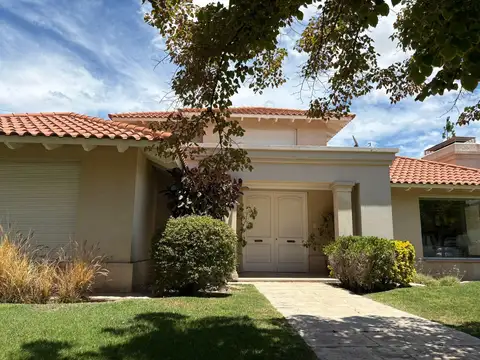 CLUB DE CAMPO - Calle Estrada