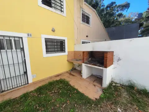 Depto Tipo Casa en Venta con 1 cocheras
