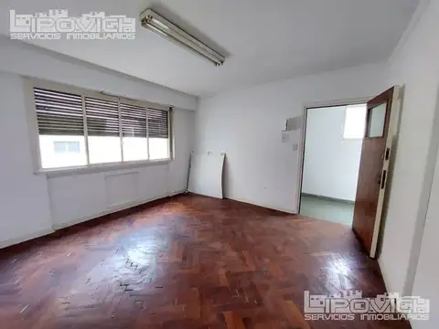 Oficina en venta. 5 oficinas. Recepción. 2 baños. A metros de Subte B. Callao 500. Tribunales