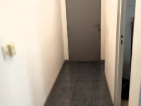 Bruselas 1300, Piso 1