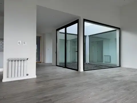 Casa en  VENTA 3 dormitorios EN BARRIO VIDA CLUB DE CAMPO
