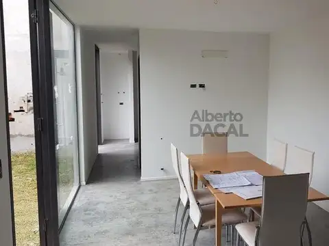 Depto Tipo Casa en Venta en La Plata, USD 110.000
