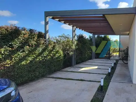 Casa  en Alquiler ubicado en Santa Emilia, Pilar del Este, Pilar
