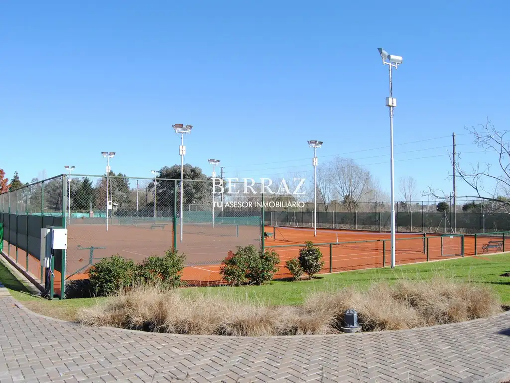 Terreno en Ayres Plaza